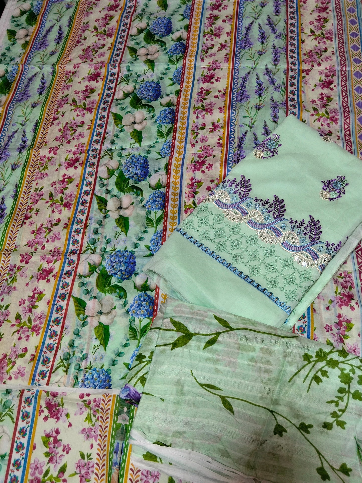 Sale Gull jii Lawm printed 2pc shirt and Duppata+ lawn embroidered Trouser