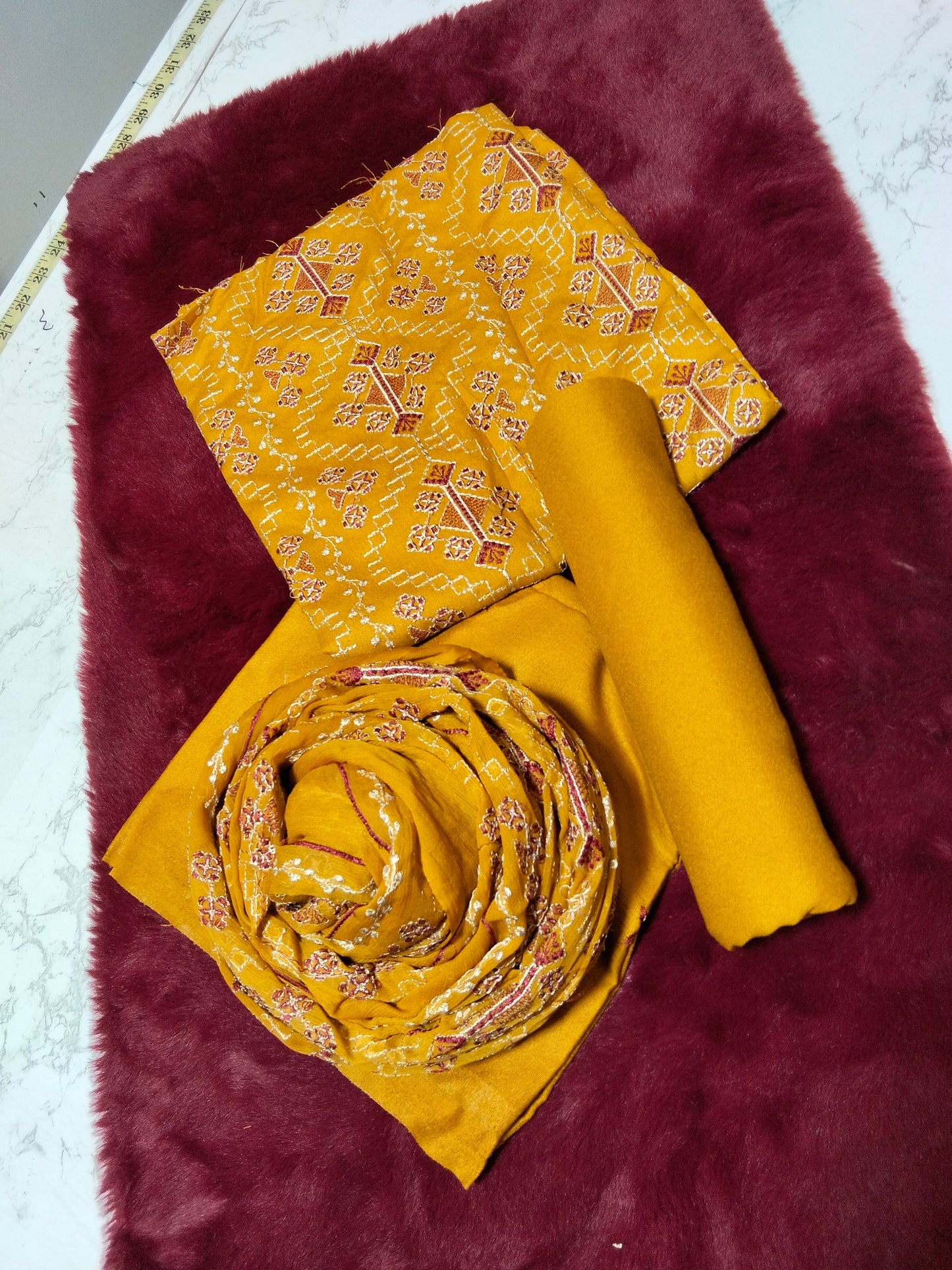 Sale Breeze embroided karandi fabric 3pc with plain trouser and embroided chiffon dupatta