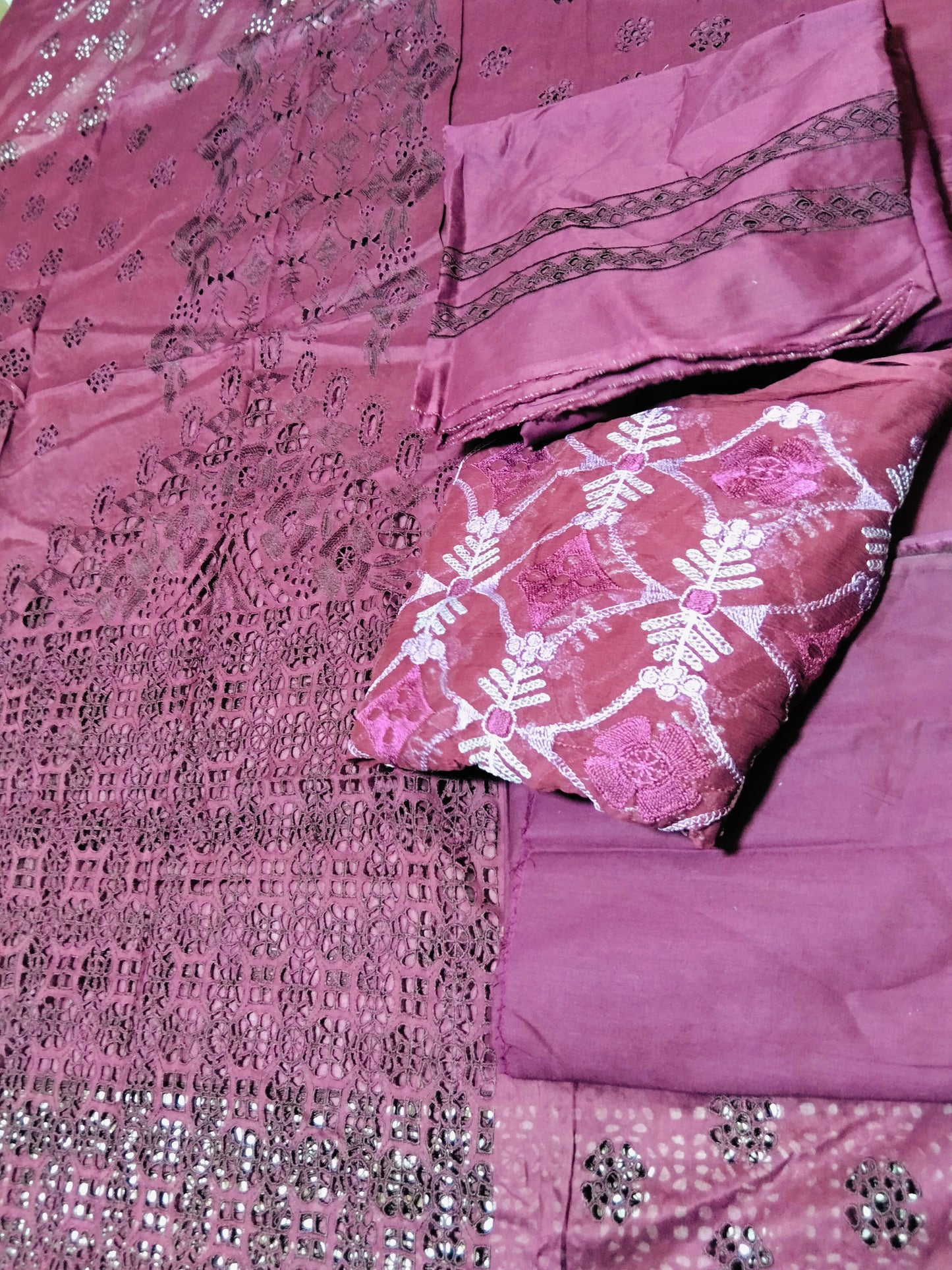 Sale Riaz arts Embroidered Lawn 3pc with Embroidered Chiffon dupatta