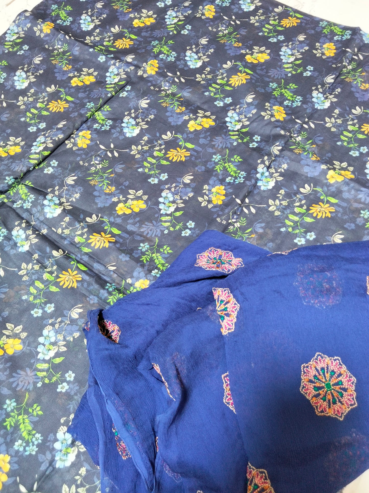 Sale Allover printed lawn 2pc  + breeze embroided pure chiffon dupatta