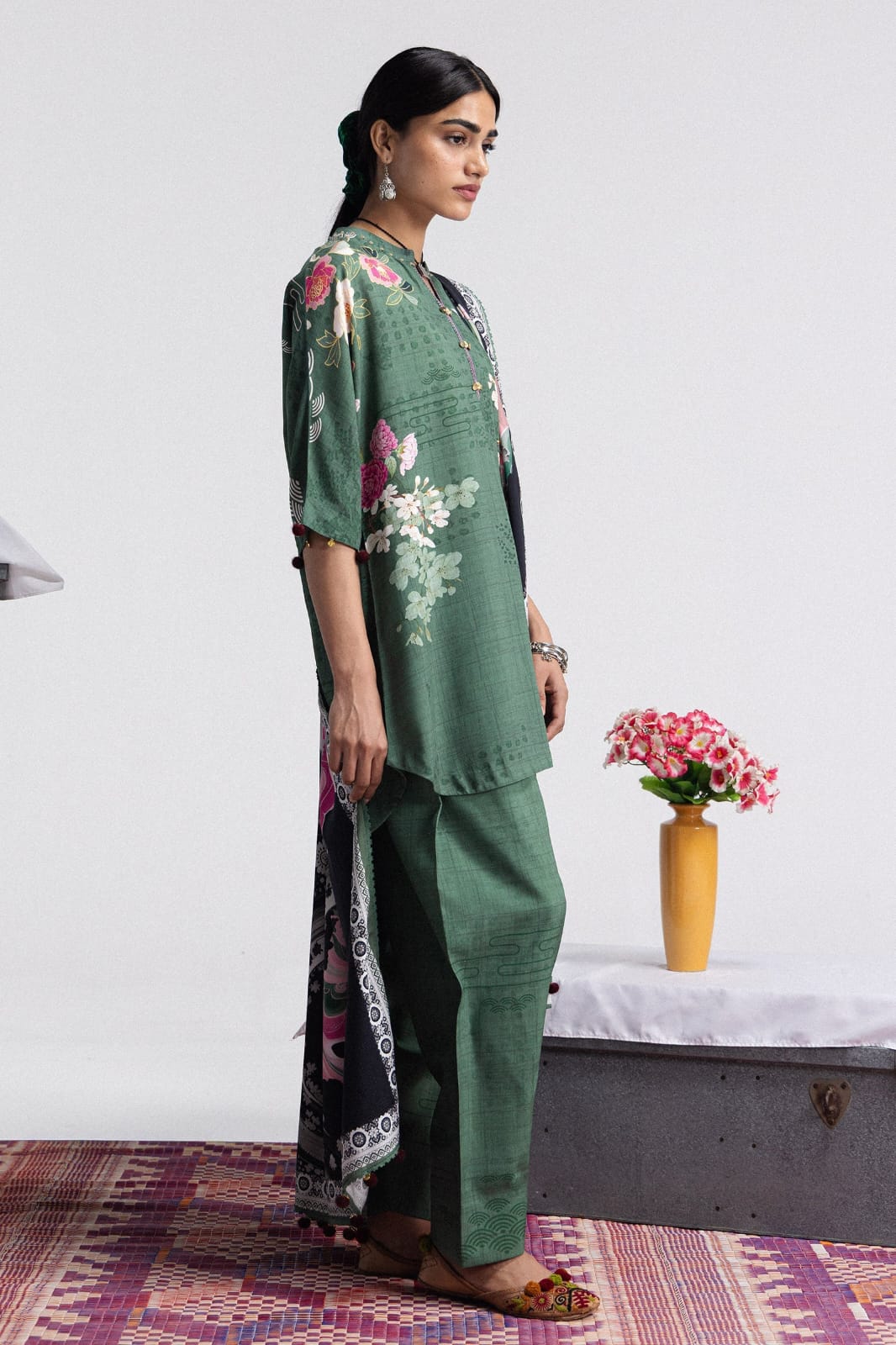 Coco prints by Zara shahjhan  HANA -2B printed linen 3pc