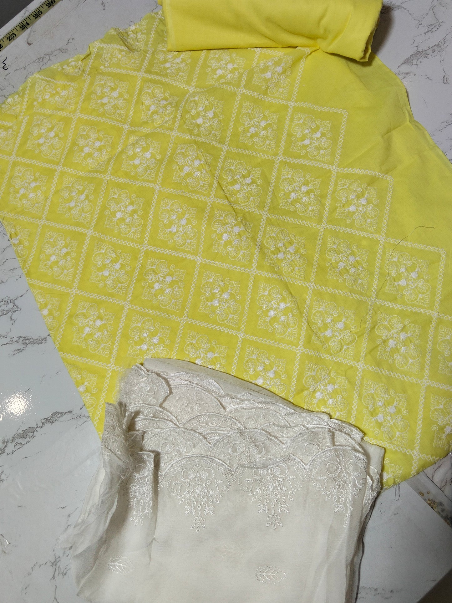 Sale breeze embroided lawn 2pc+ embroided chiffon dupatta