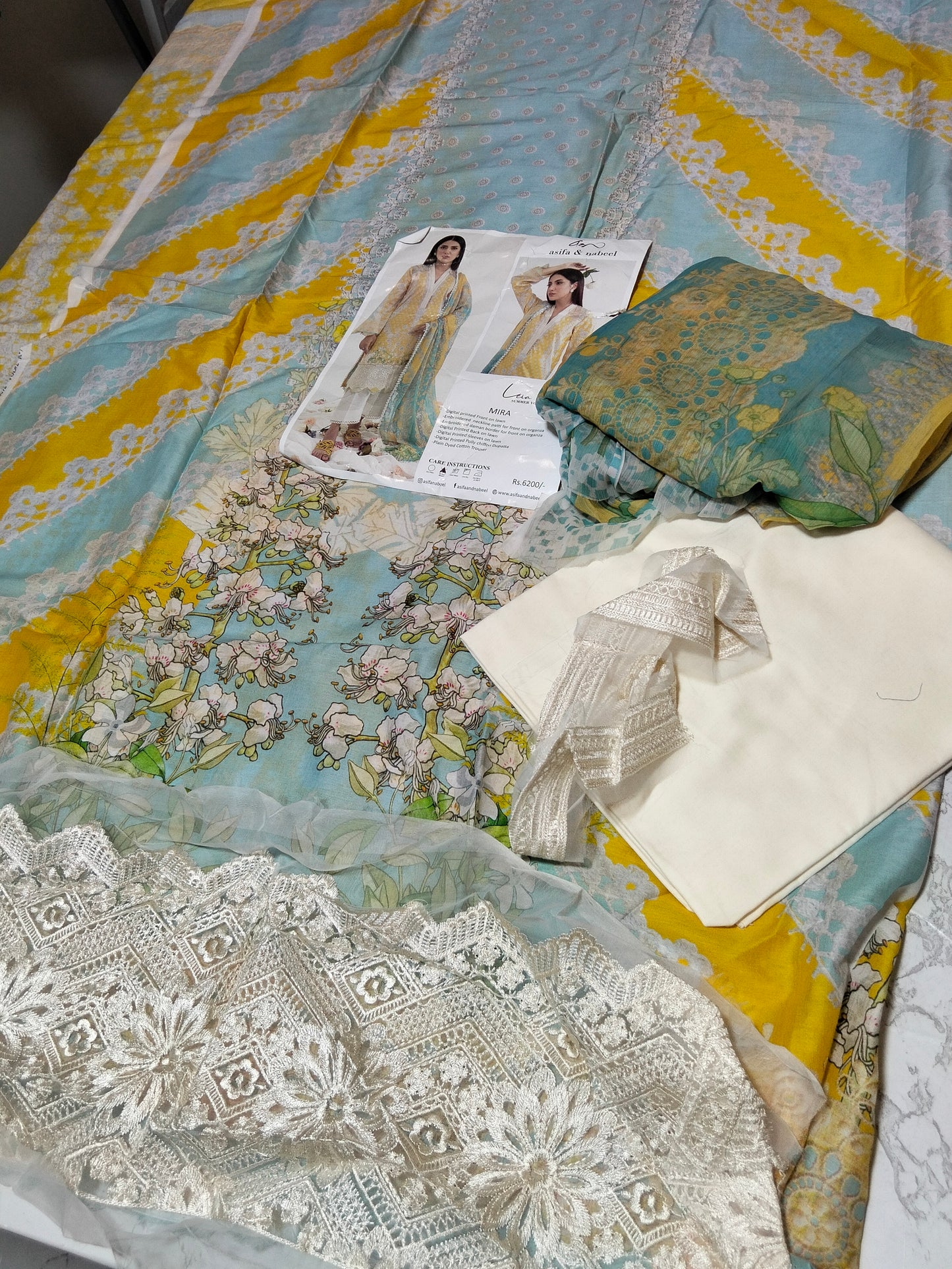 Sale Asifa & Nabeel Printed Lawn 3pc with Embroidered Patches and Chiffon dupatta