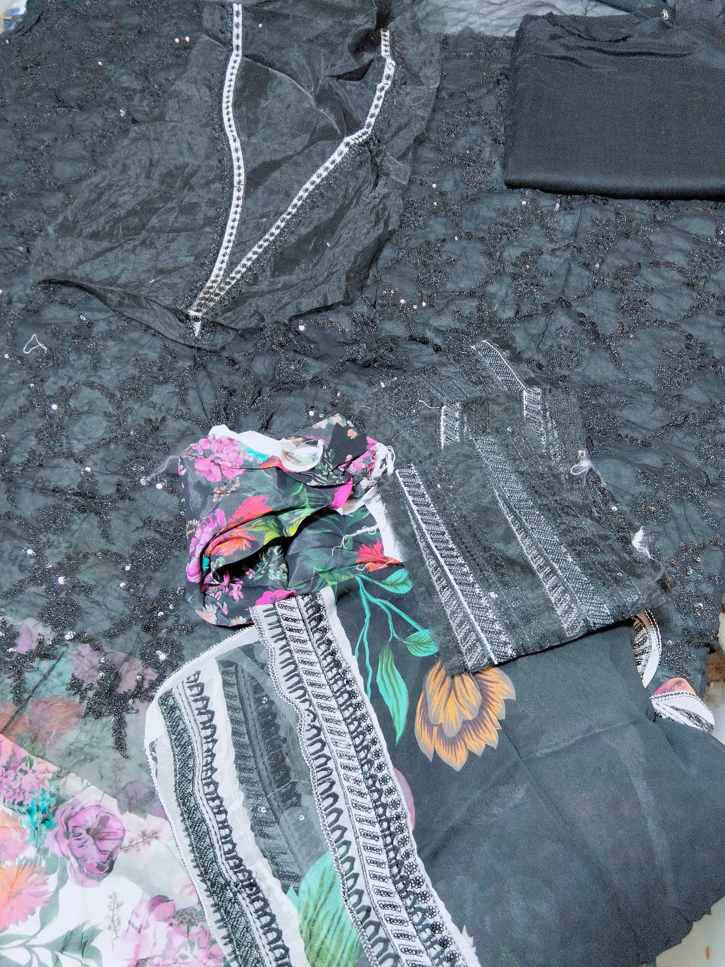 Sale Charizma  Luxury printed+embroided 2pc shirt and duppta  with embroided patches