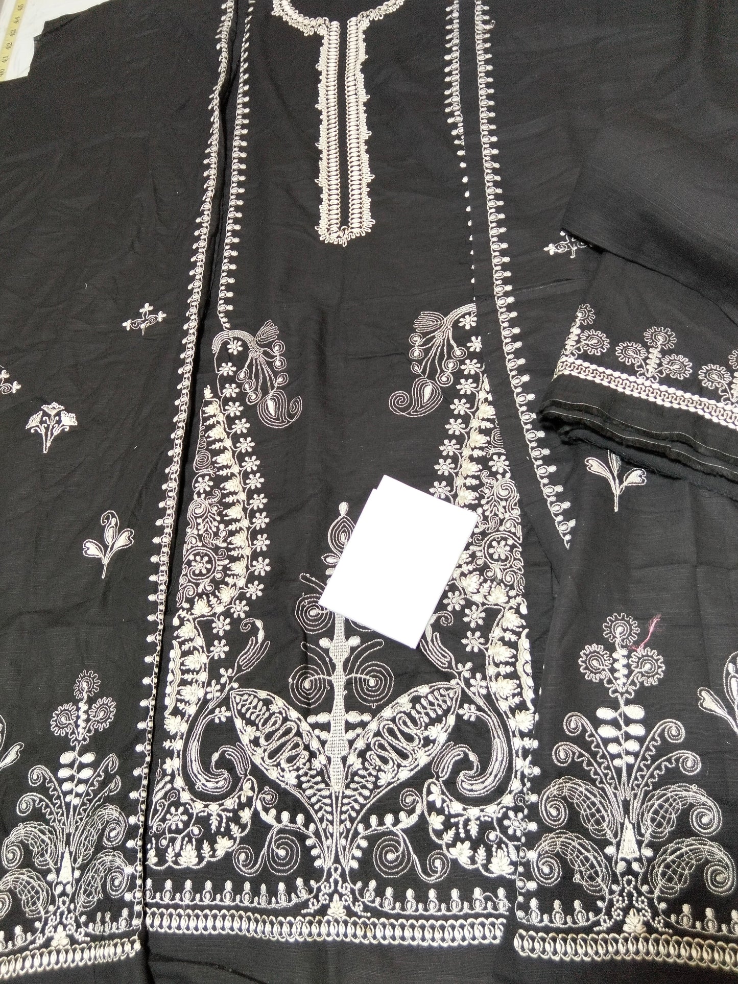 Sale zaha embroided khaddar 2pc shirt and trouser winter