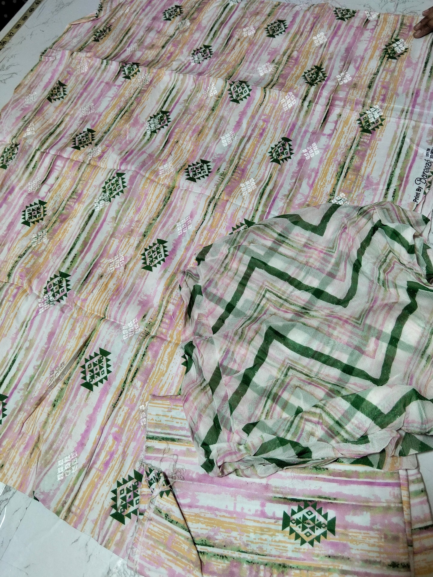 Sale Bareeze Embroidered Linen 3Pc with Chiffon Duppata