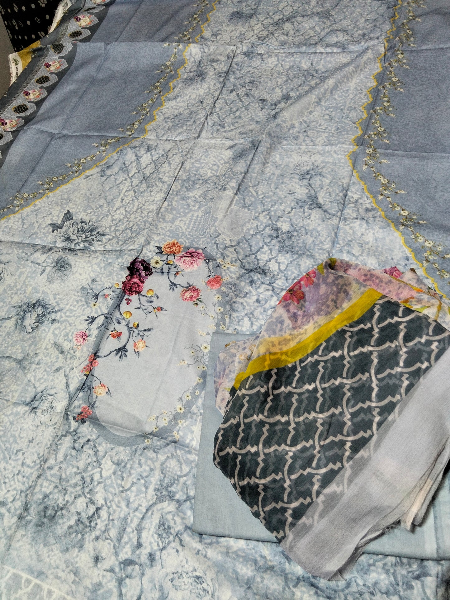 Sale Wardha Saleem printed lawn 3pc with printed chiffon dupatta