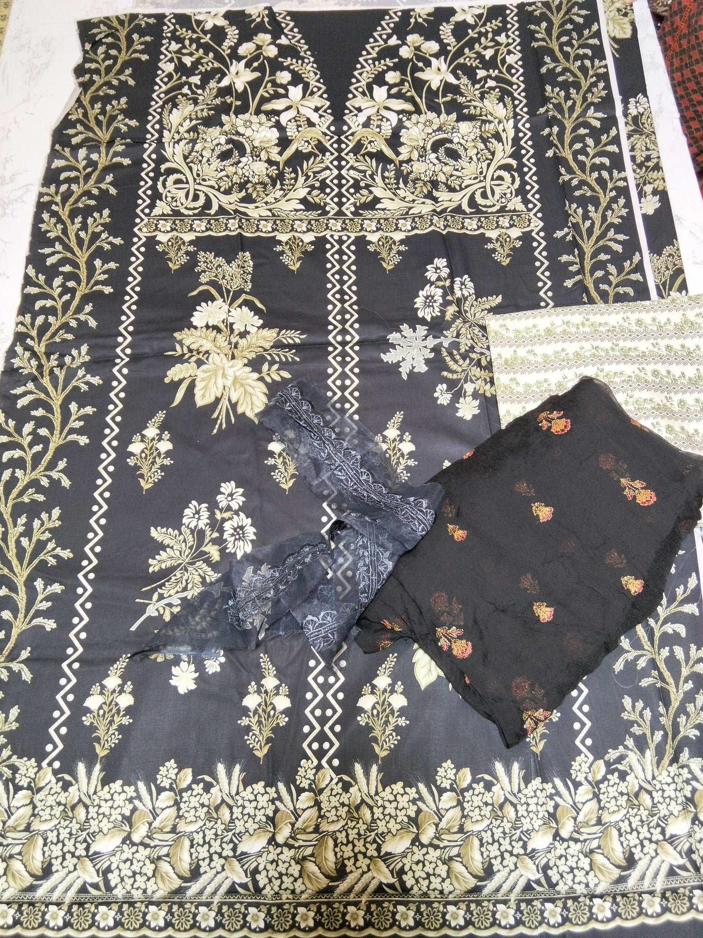 Sale sana Safinaz printed lawn 2pc with patch +Chiffon Duppata