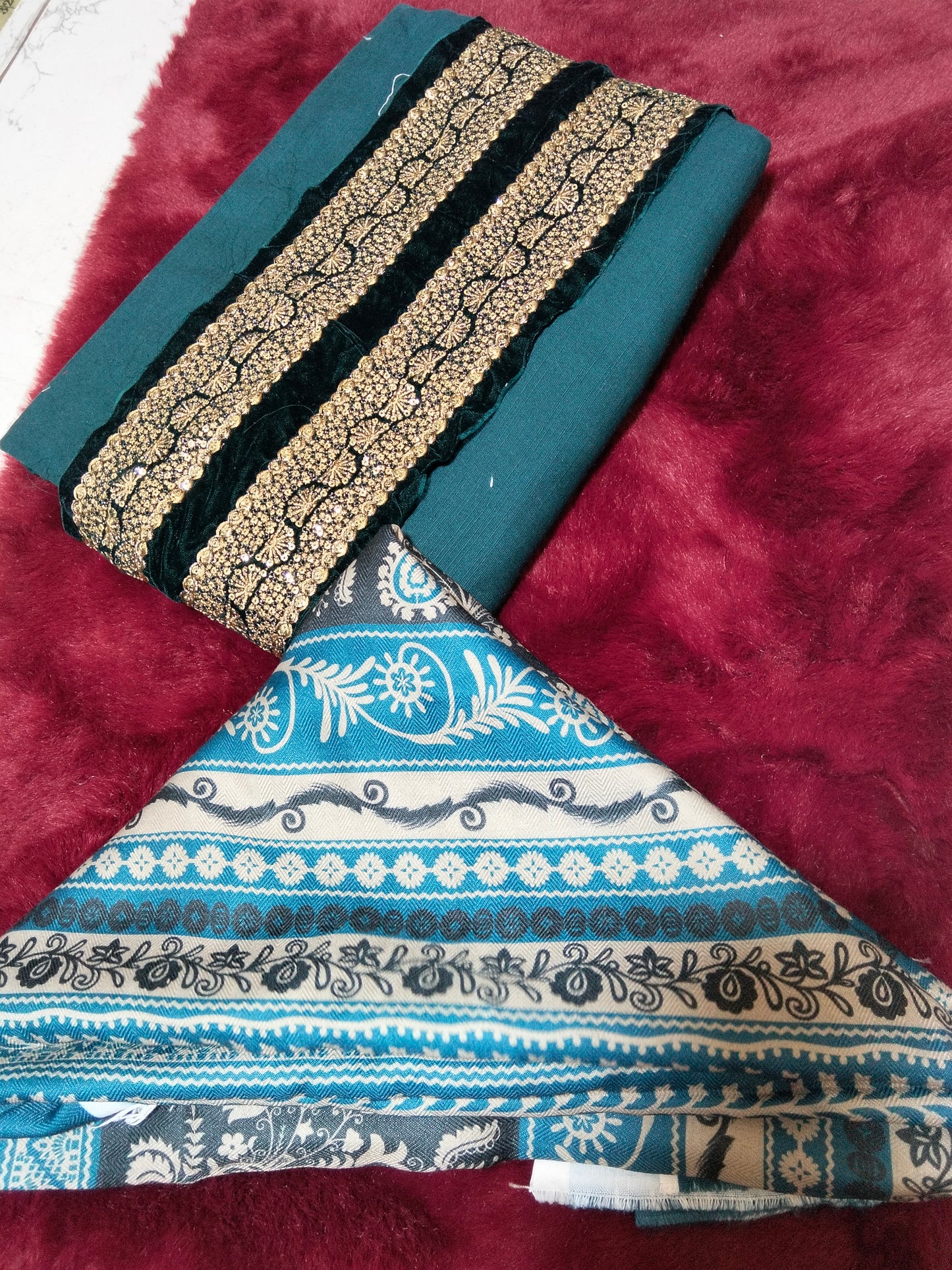Sale baroque khadar 3 PC with printed wool shawl (winter) with embroided patche