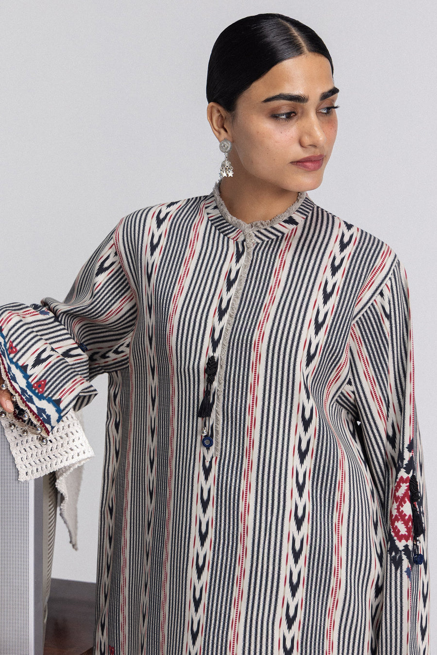 Coco prints by Zara shahjhan  LEELA-10A printed linen 3pc