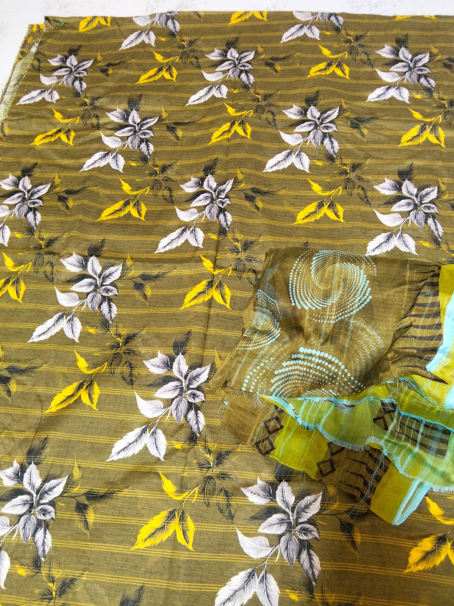 Sale printed Doria lawn 3pc with printed chiffon dupatta