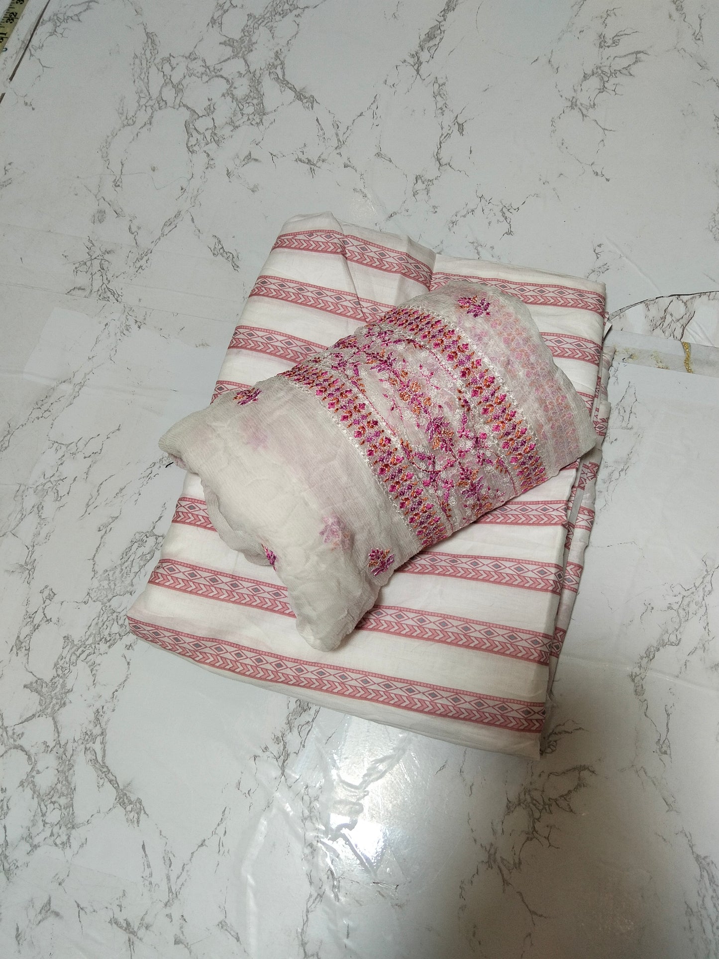 Sale printed lawn 2pc+ breeze embroided pure chiffon dupatta