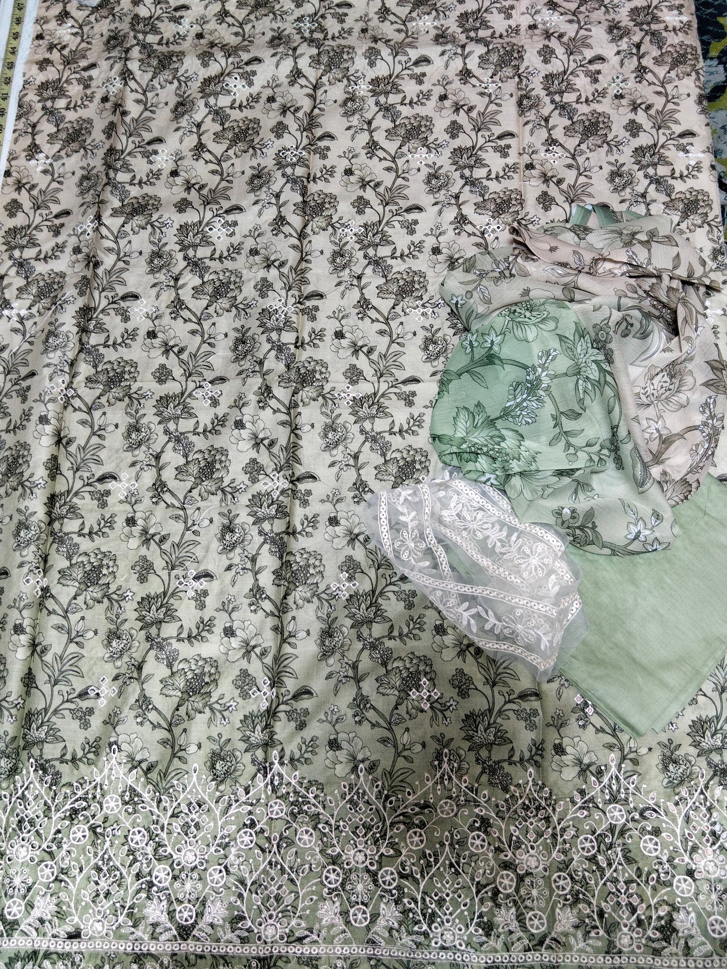 Sale Faisal embroided lawn 3pc with printed chiffon dupatta  with embroided patches