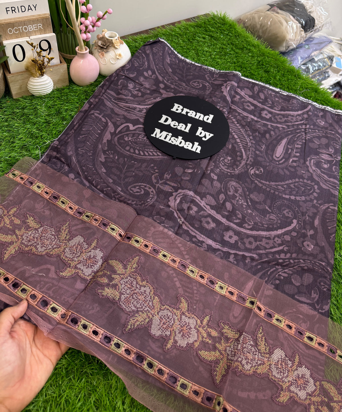 Iznik khadar all over printed 2 pc with embroided patches ( patches ka design change ho sakta h)