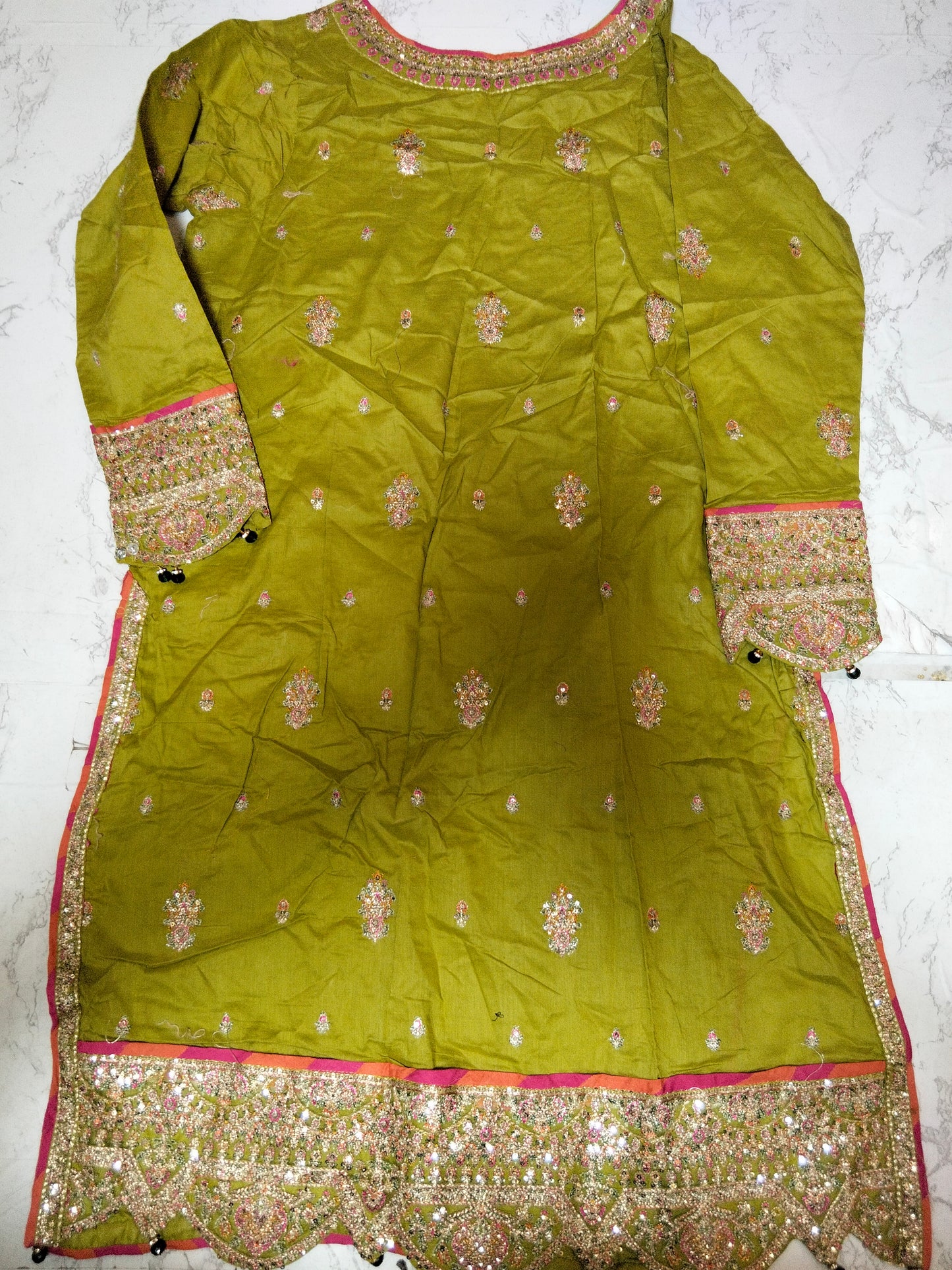 Sale stitch luxury embroided lawn 2pc (Medium) +Organza fabric duppta (Complete 3pc)