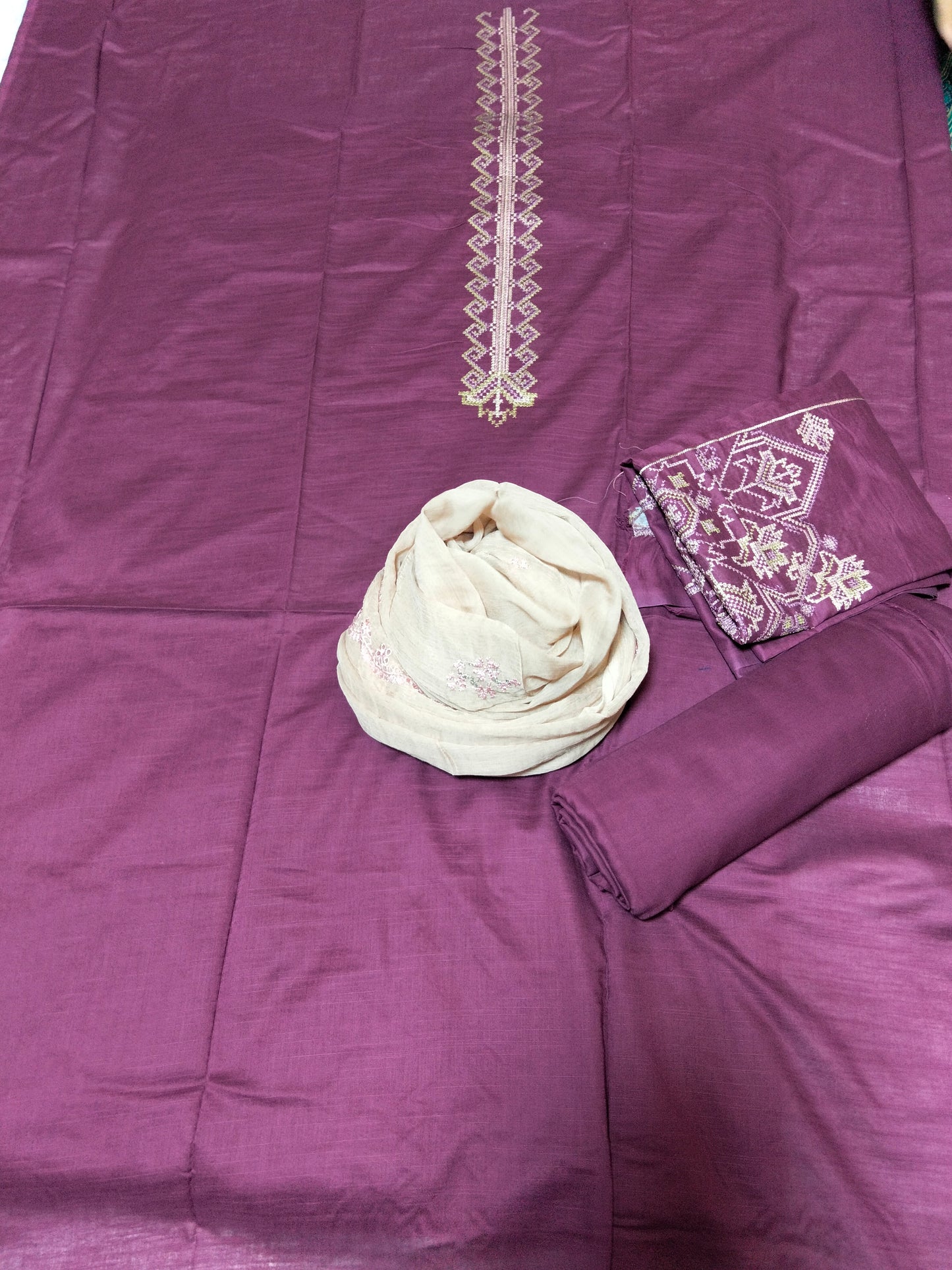 Winter embroidered 3pc